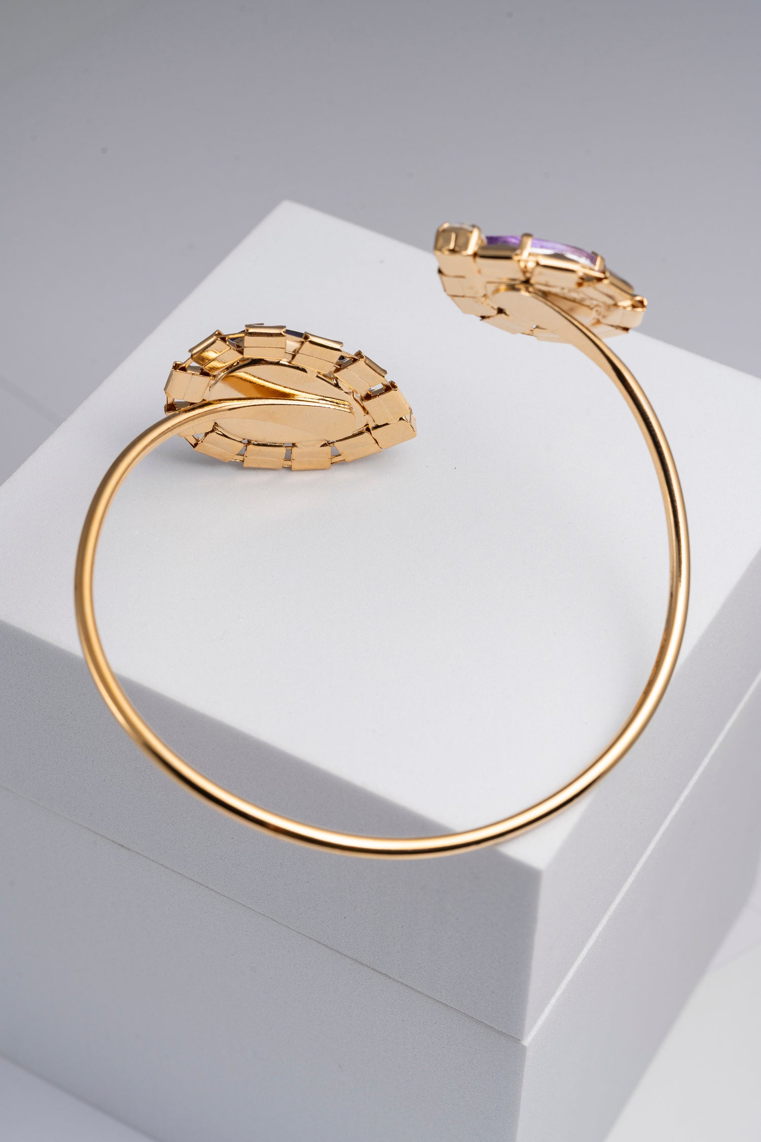 Bracciale con Cristalli Viola e Dettagli Dorati Gocce Barocche