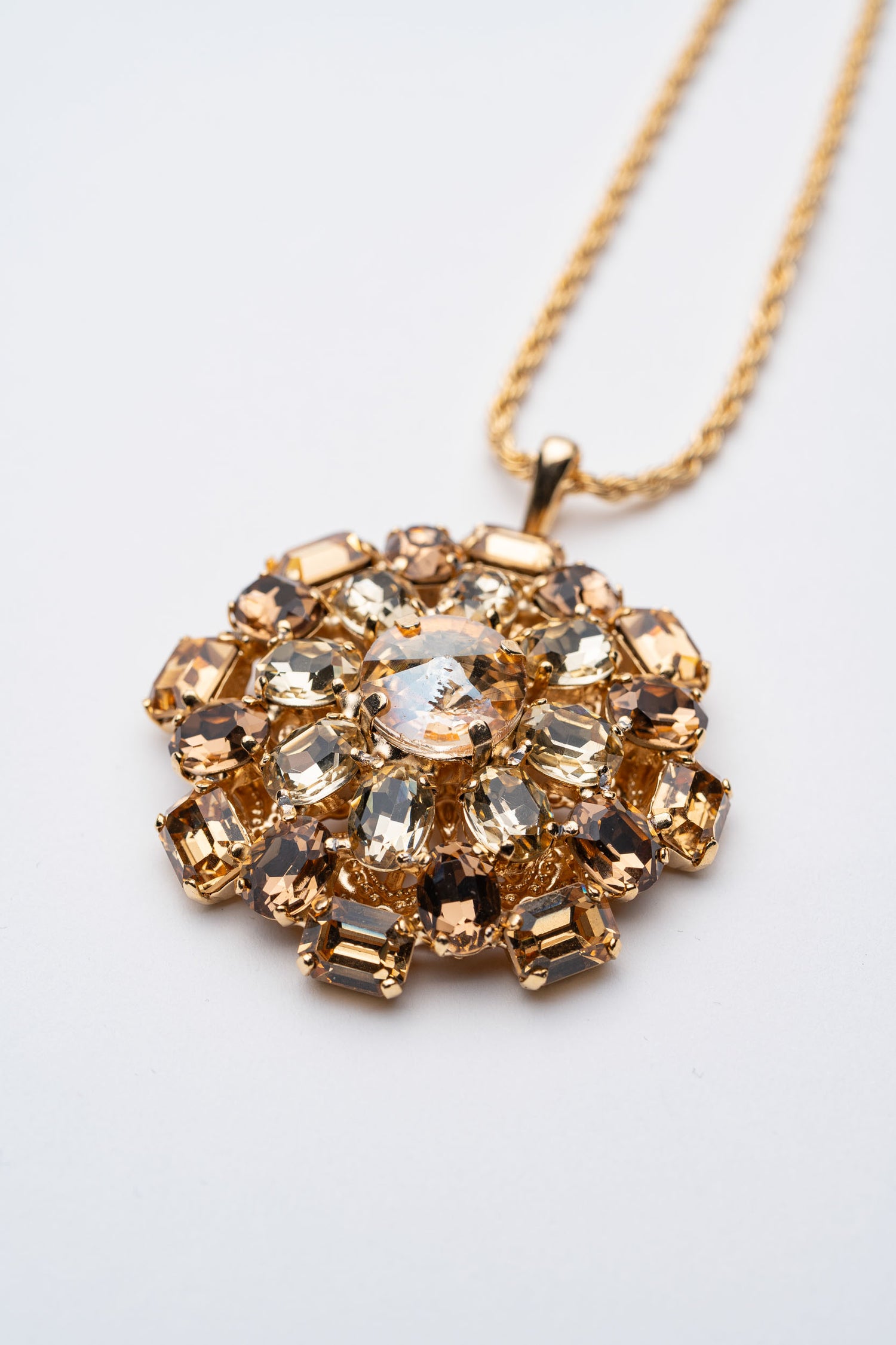 Collana con pendente floreale – Alba di Primavera