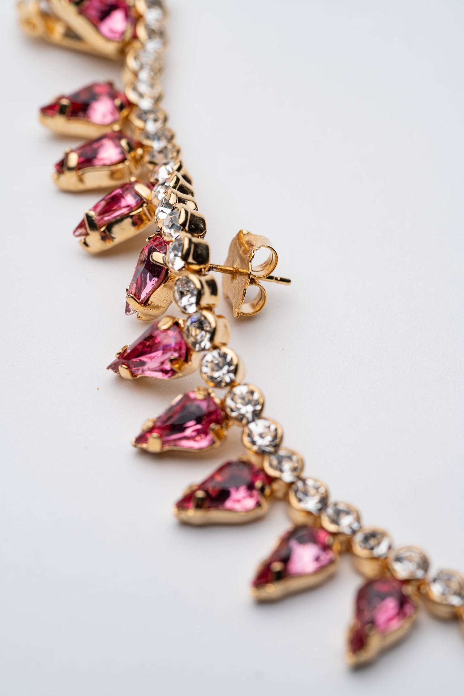 Orecchini Pendenti Asimmetrici Brillanti - Gocce di Luce