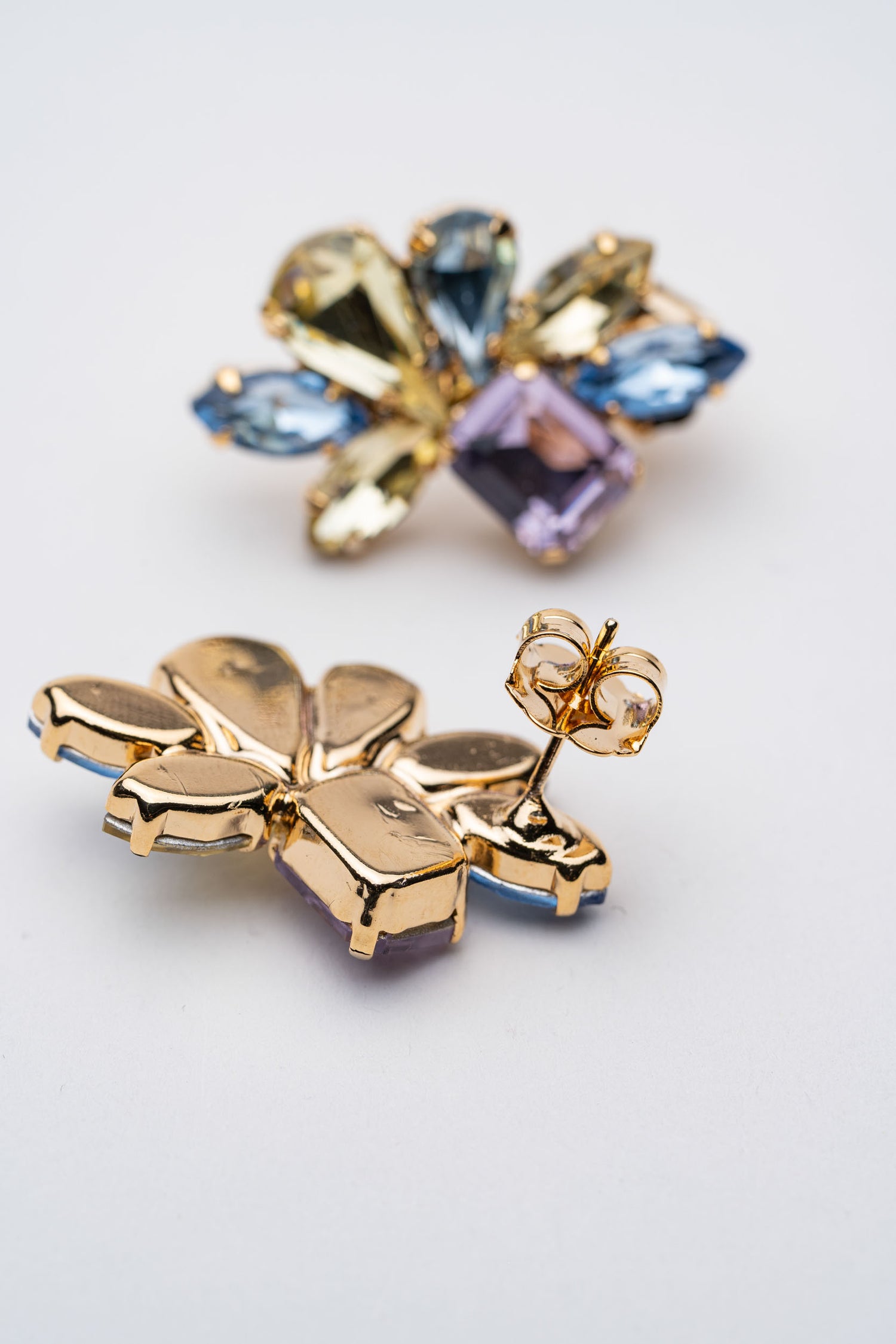 Orecchini Ali di Luce con Cristalli Light sapphire , Jonquil e Violet