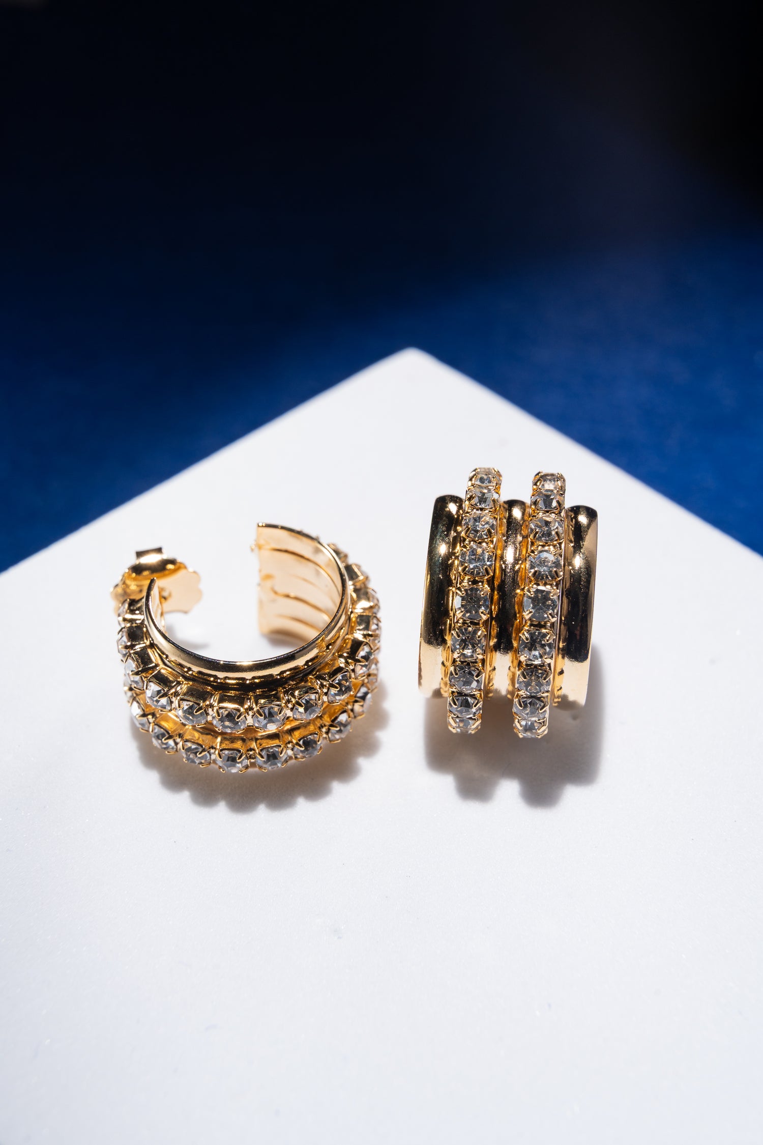 Orecchini a cerchio LUMERA