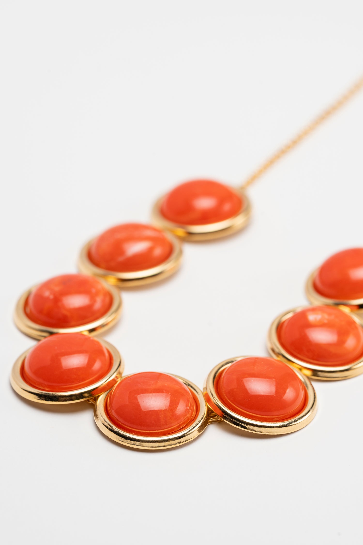 Collana Corallo d'Onda Il Caldo Cuore della Sea Shape Capsule con Rivoli Cabochon