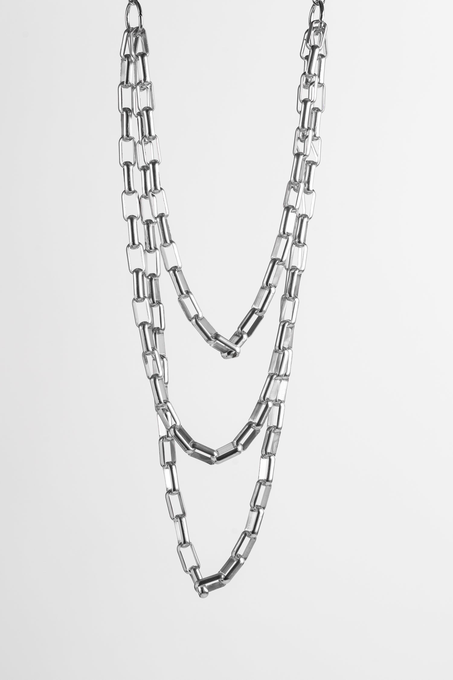 Collana Ritmo Dorato Catena multigiro dal design geometrico e leggero