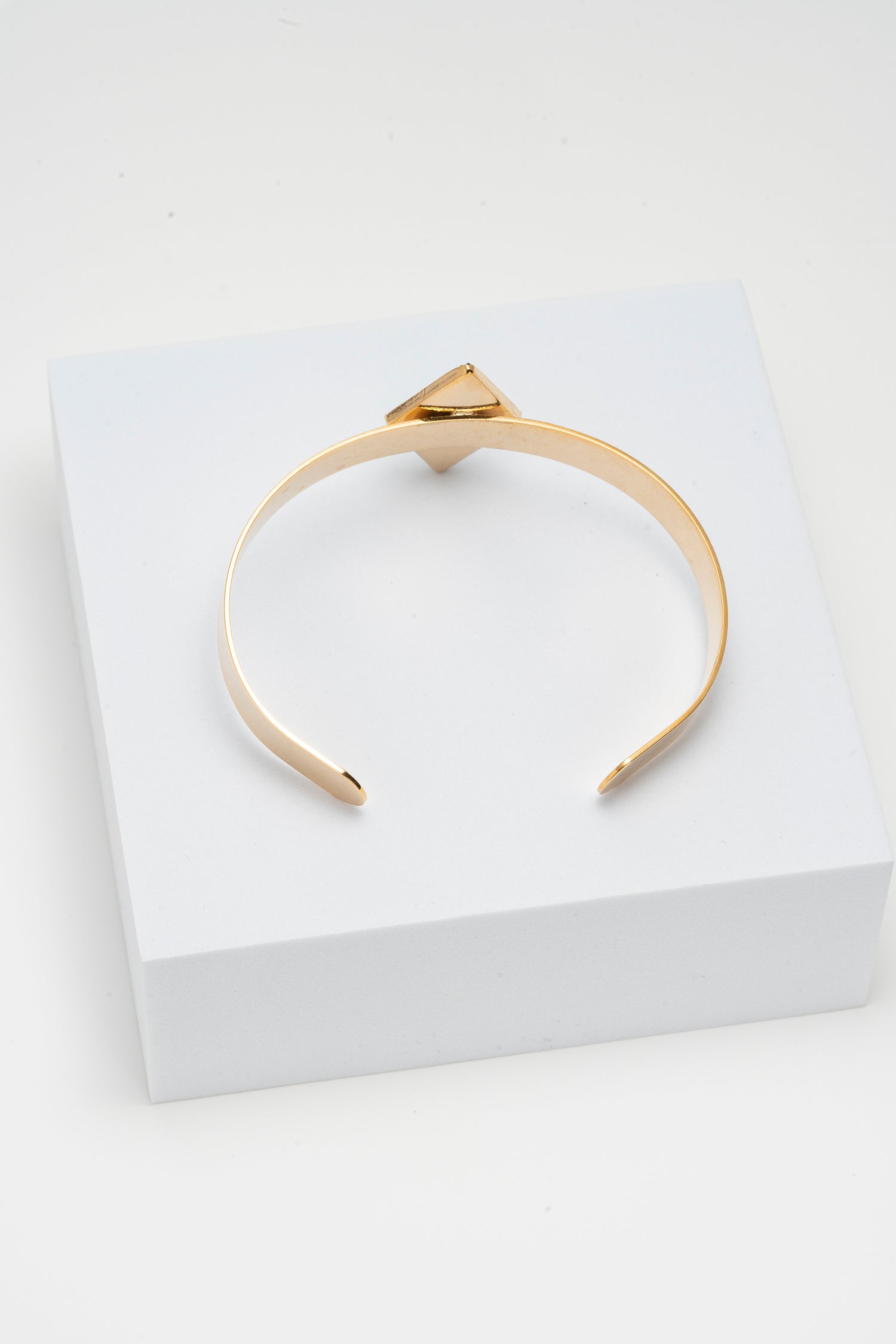 Bracciale Scultura con Cristallo Chrysolite Jade Flame