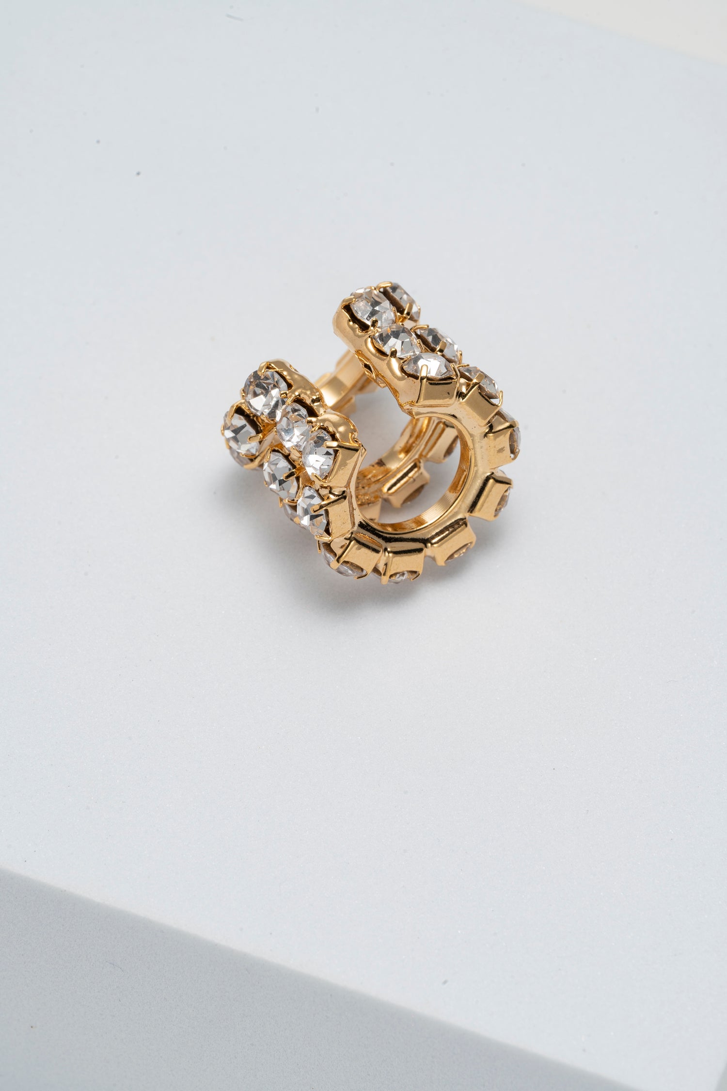 Ear Cuff con Cristalli Luce Dorata