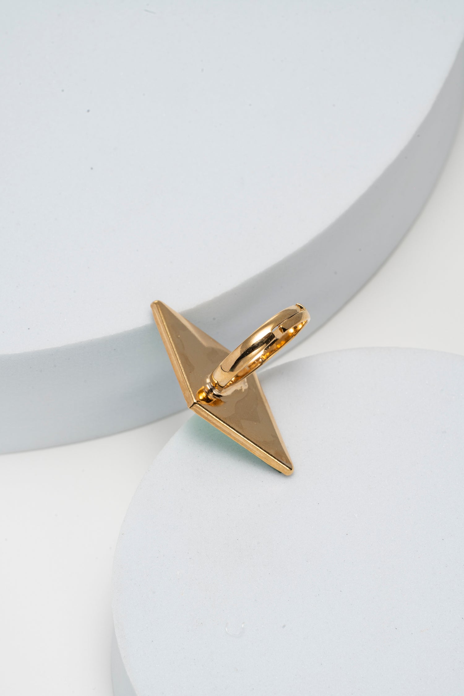 Anello in Oro con Cristallo Chrysolite Taglio Rombo Jade Flame