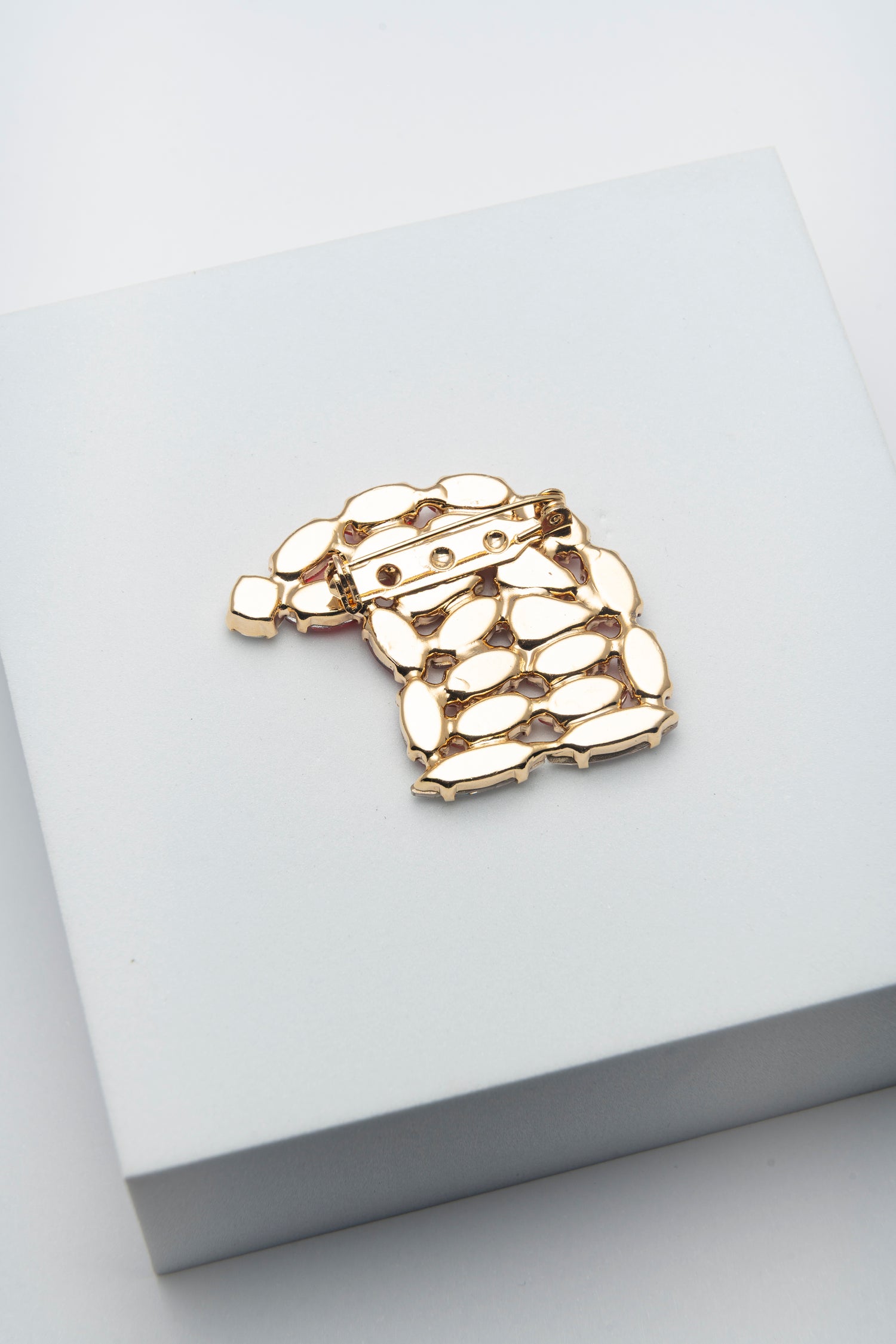 Spilla Cappello Natalizio in Cristalli Rossi Santa Claus Sparkle Hat