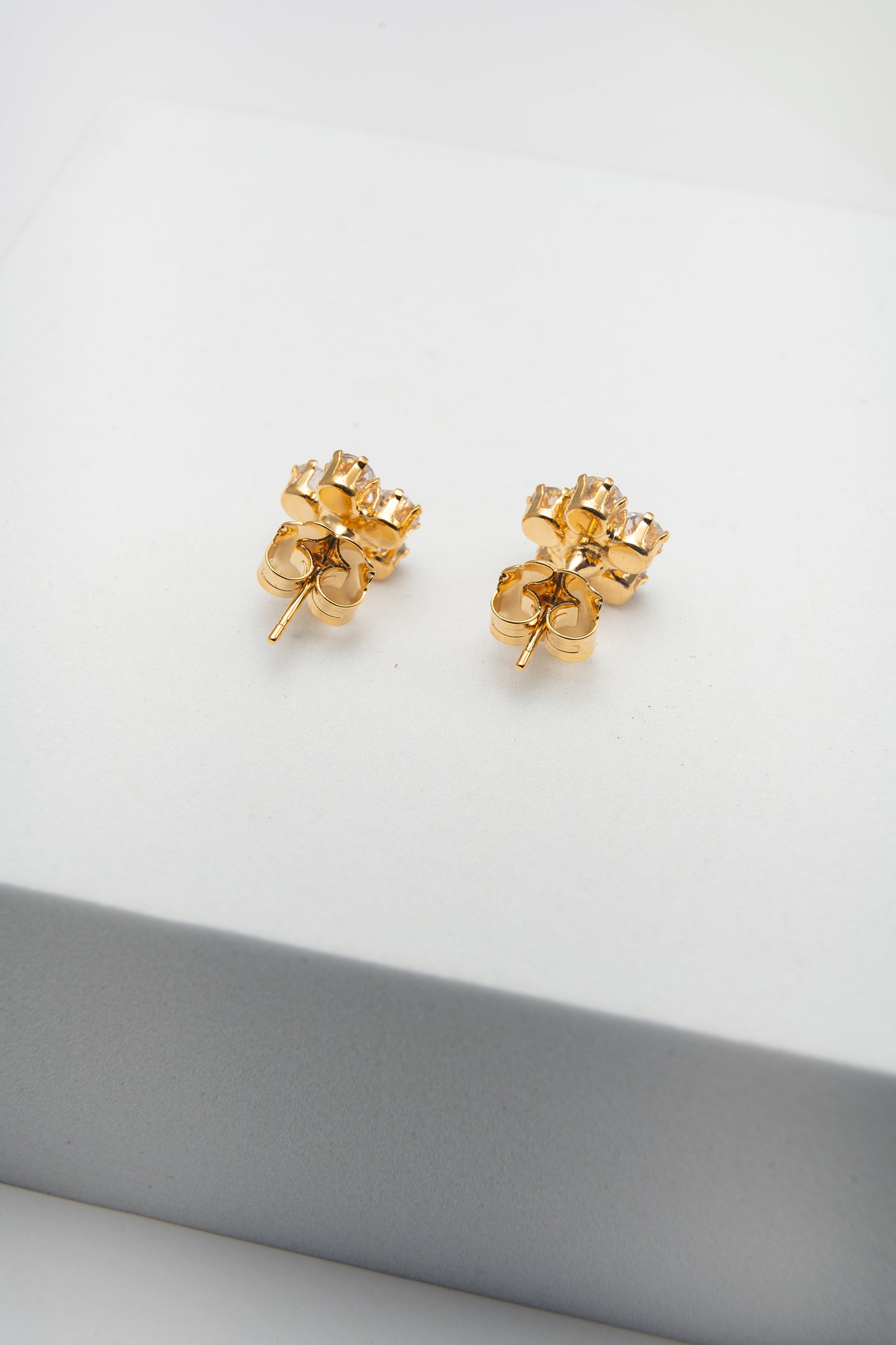 Orecchini Red Bloom Chic e Luminosi