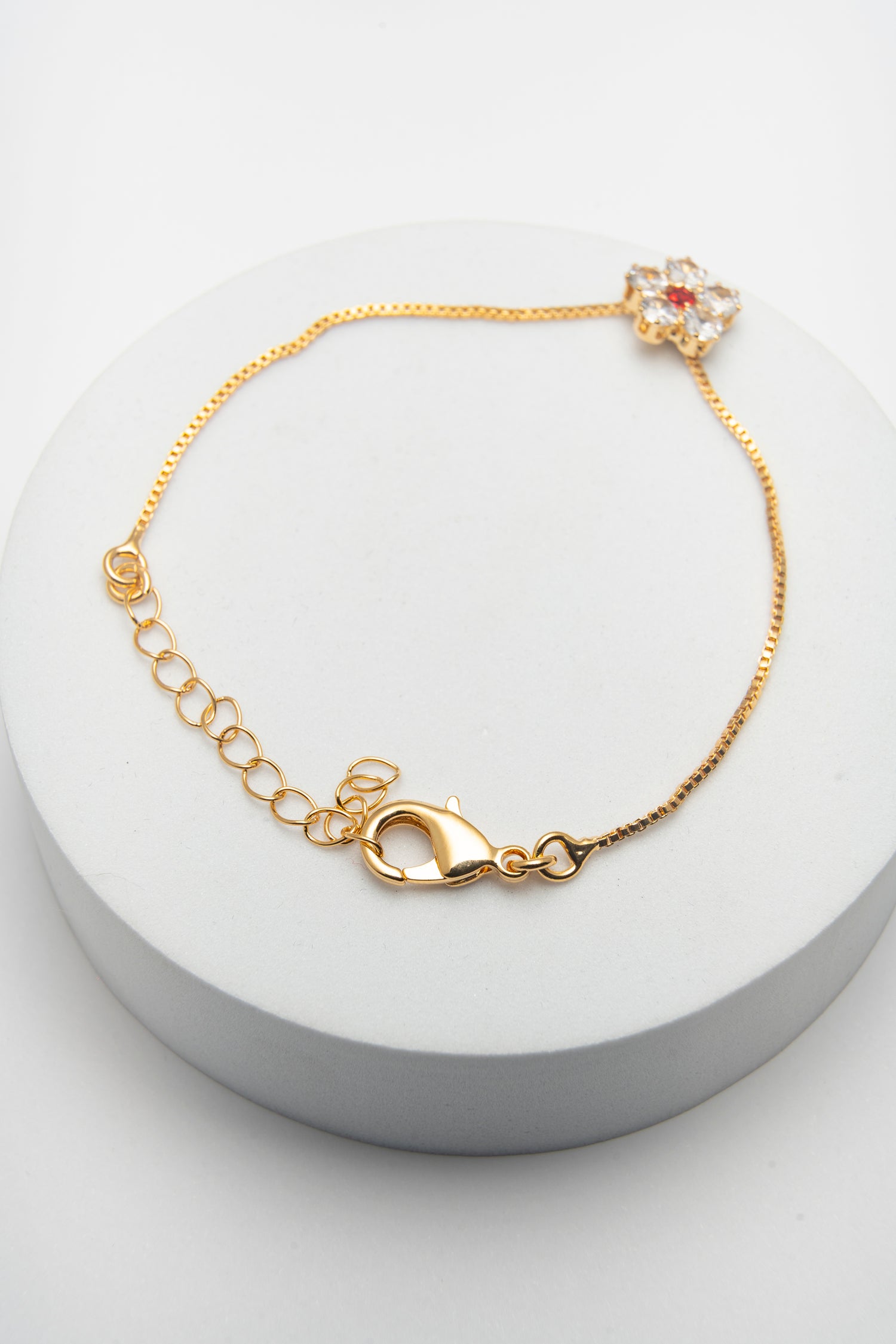 Bracciale Red Bloom Chic e Luminoso