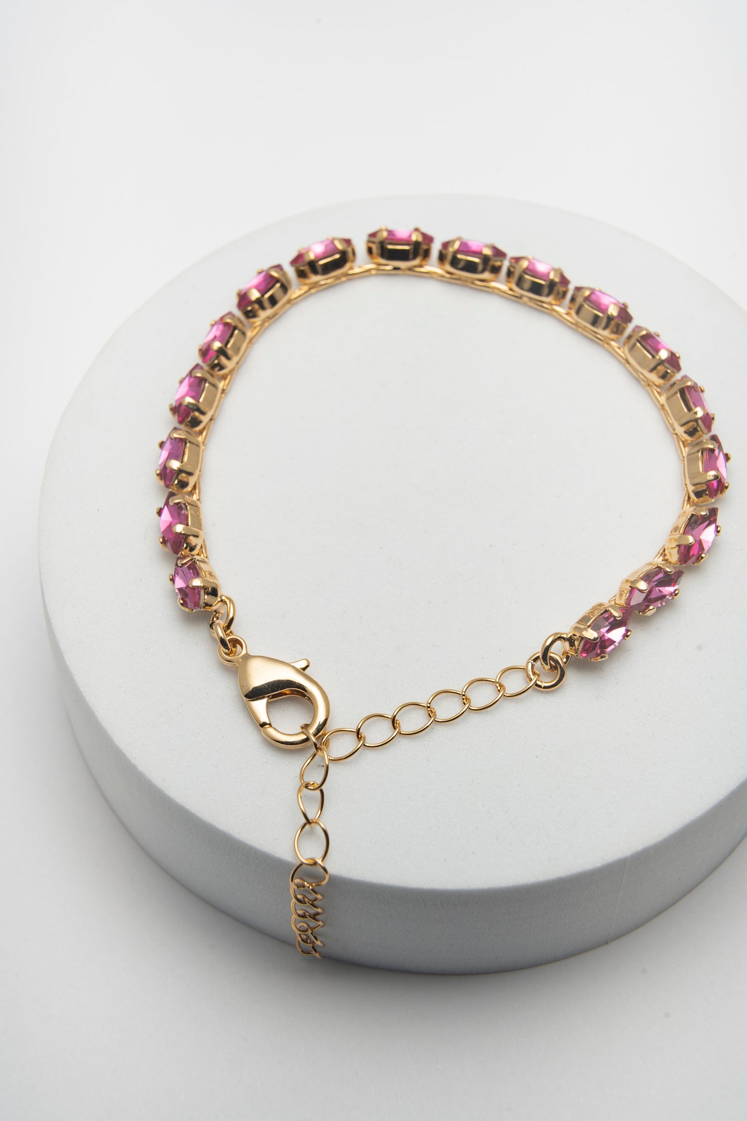 Bracciale Amoréa Dorato con Cristalli Fucsia