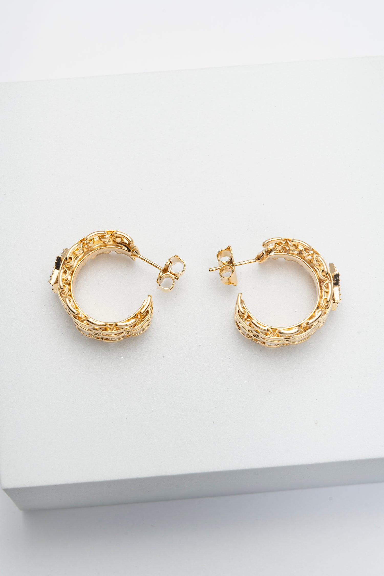 Orecchini a Cerchio con Catena e Simboli Golden Icon