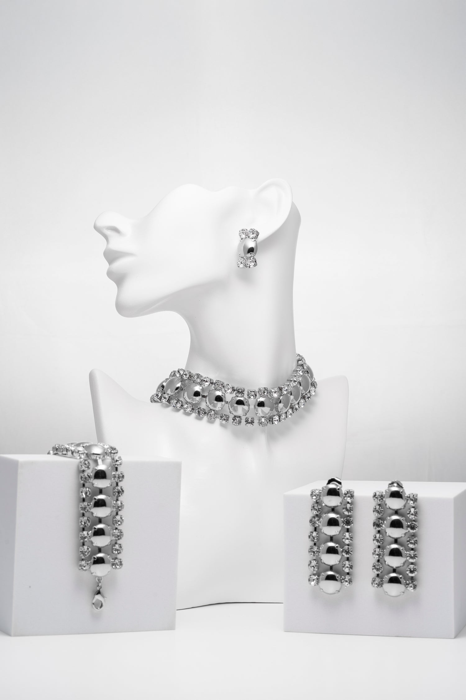 Set Stellare di Gioielli Dorati con Cristalli Cosmika