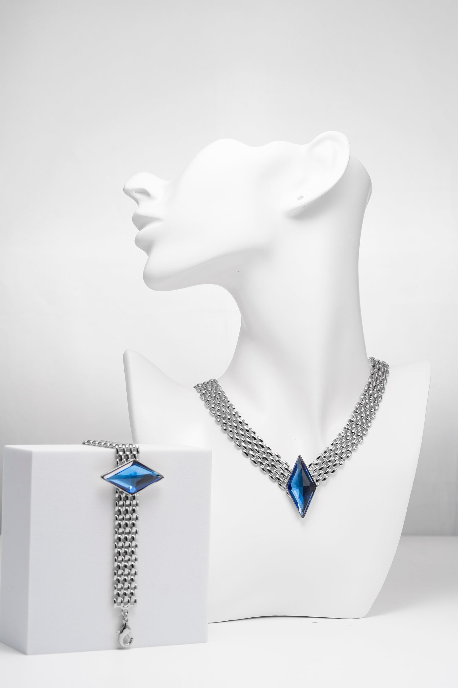 Set Eleganza Dorata e Luce d’Oceano Blue Diamond