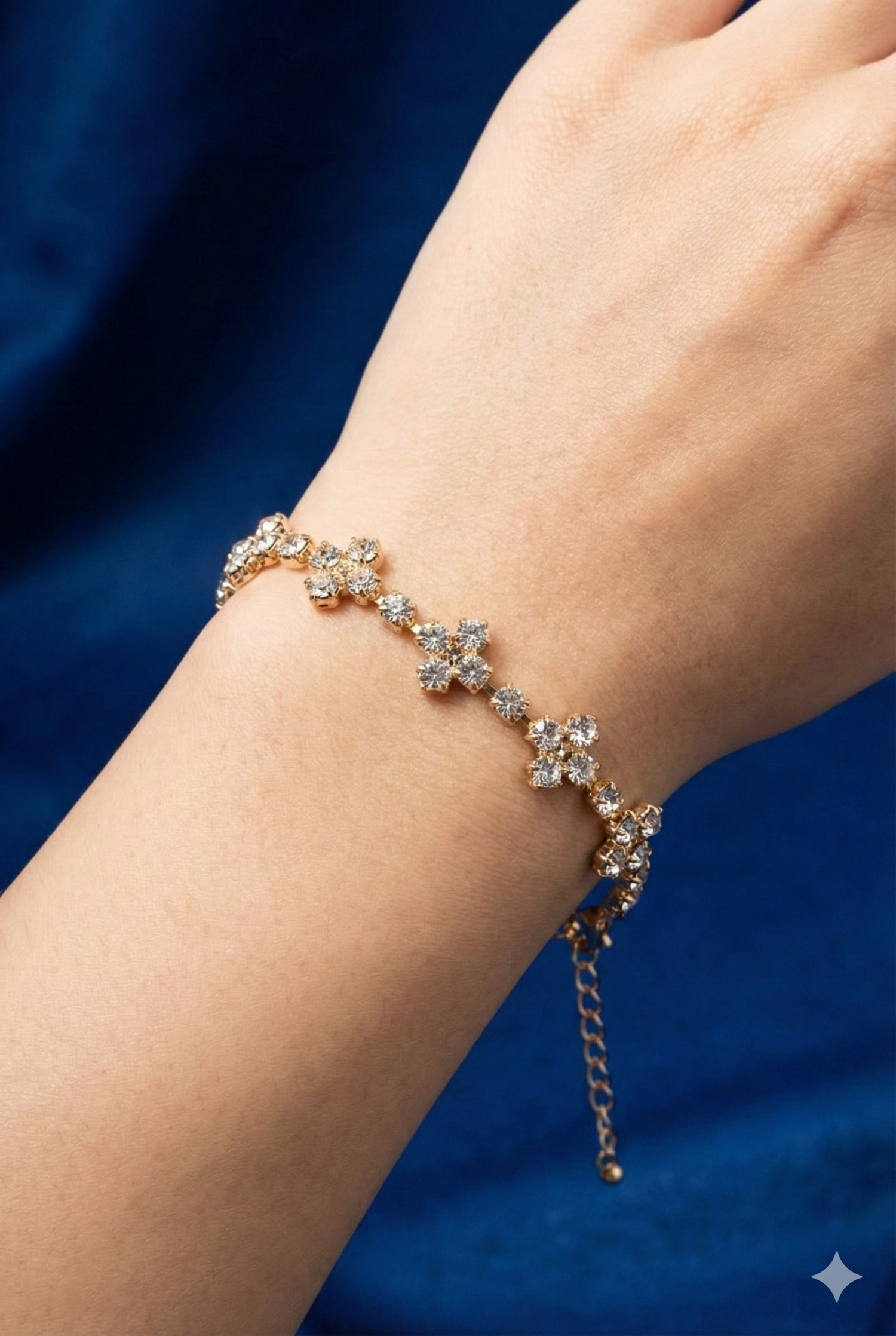 Bracciale FIORA con sequenza di micro fiori